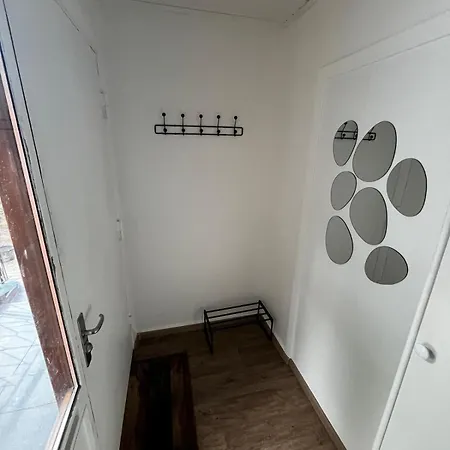 Nest 2 *