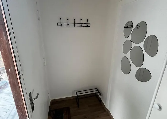 Nest 2 *
